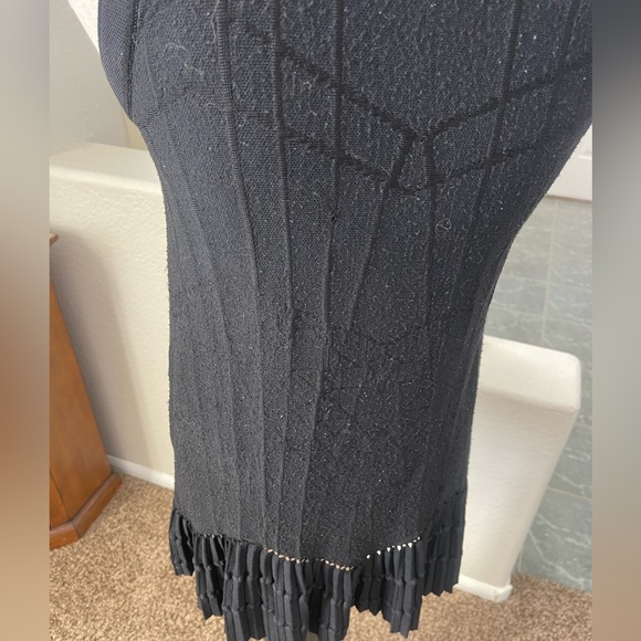 CAARA knit like black sleeveless top - Picture 5 of 7